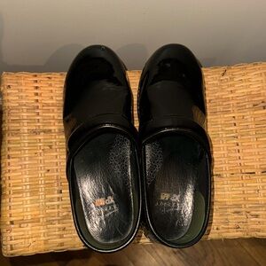 Dansko xp 2.0 clogs